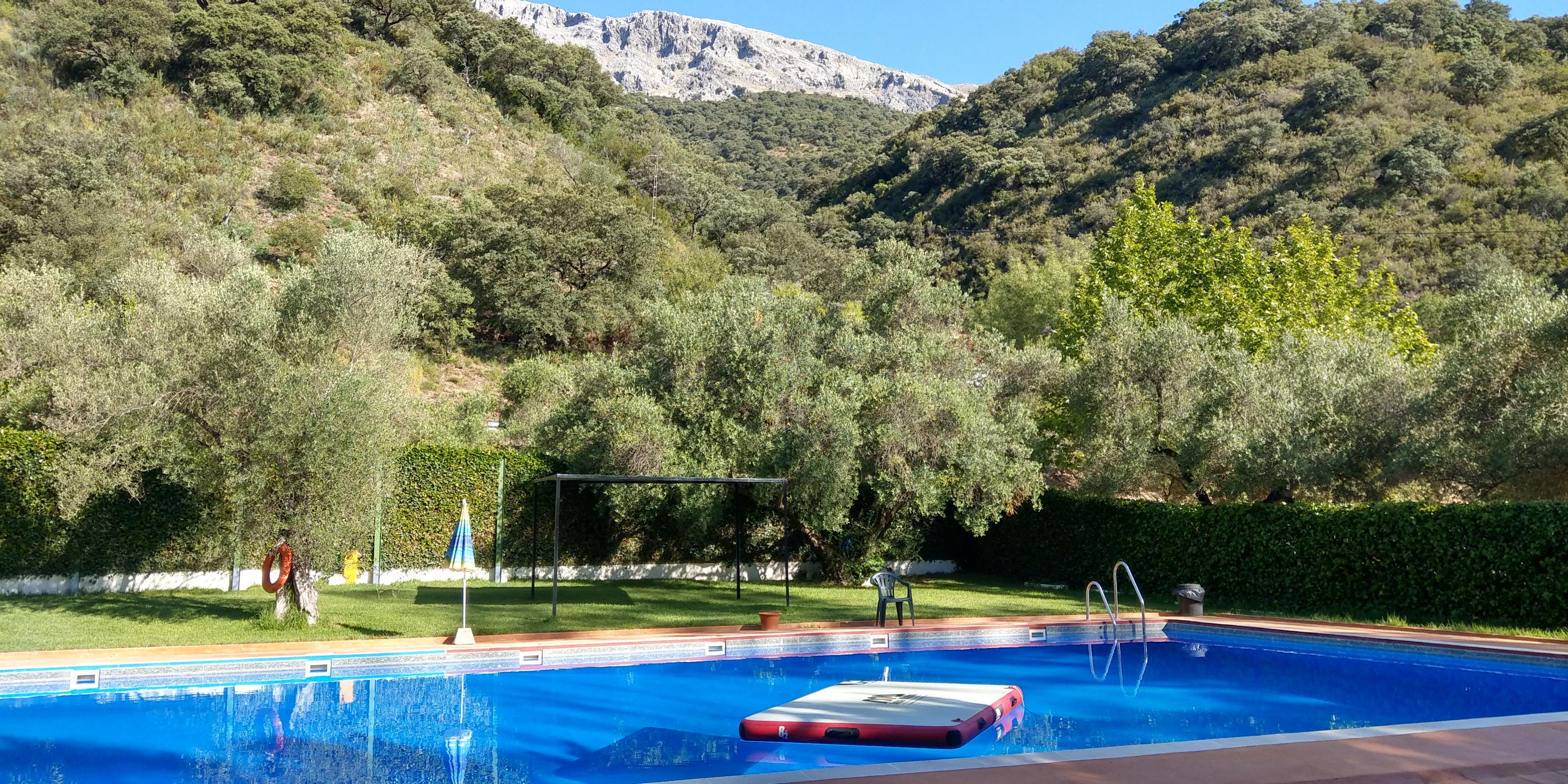 Instalaciones y espacio en Camping Cabañas Jimera de Líbar, Malaga