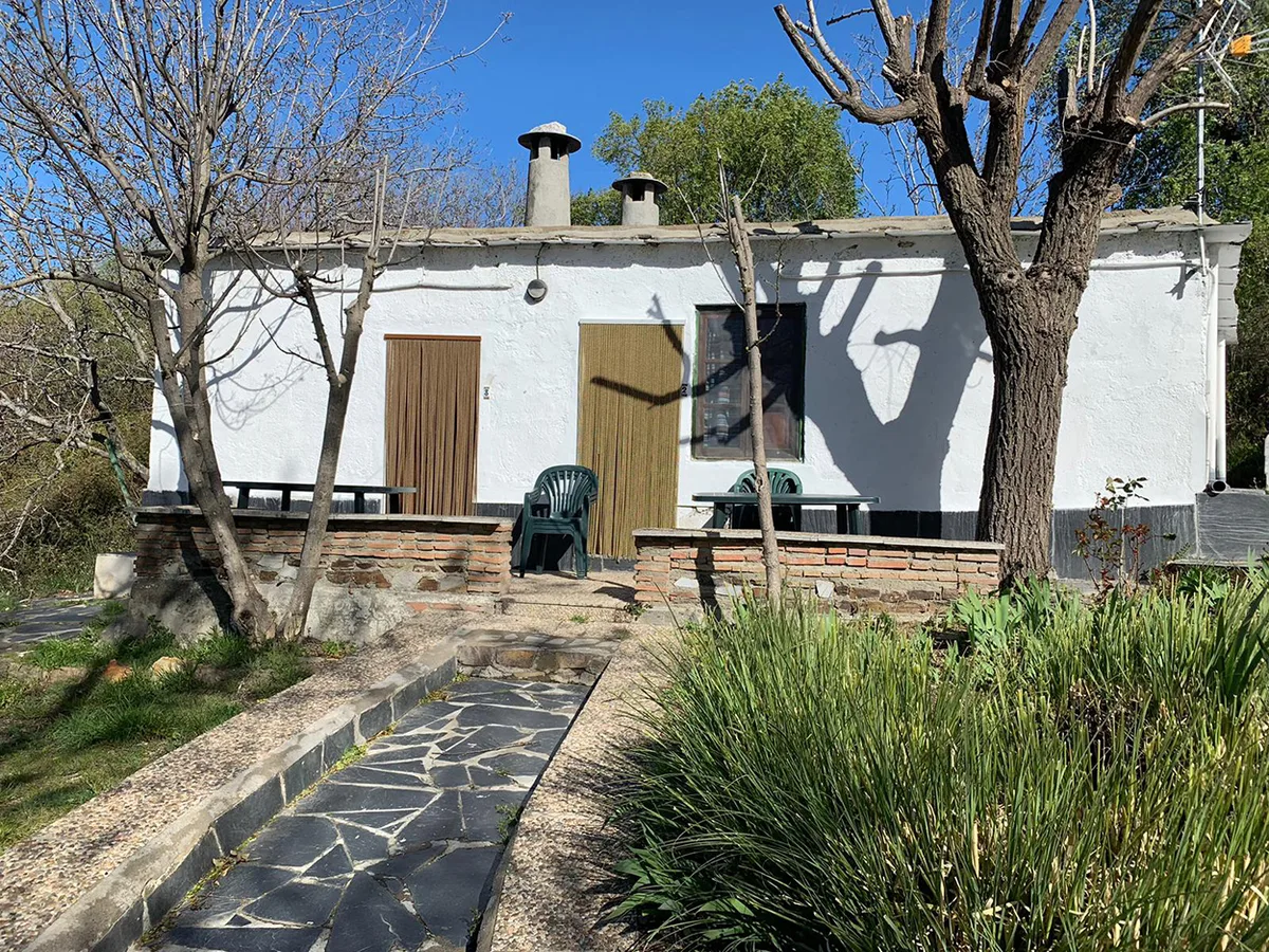 Instalaciones y espacio en Camping el Balcón de Pitres - Alpujarra, Granada