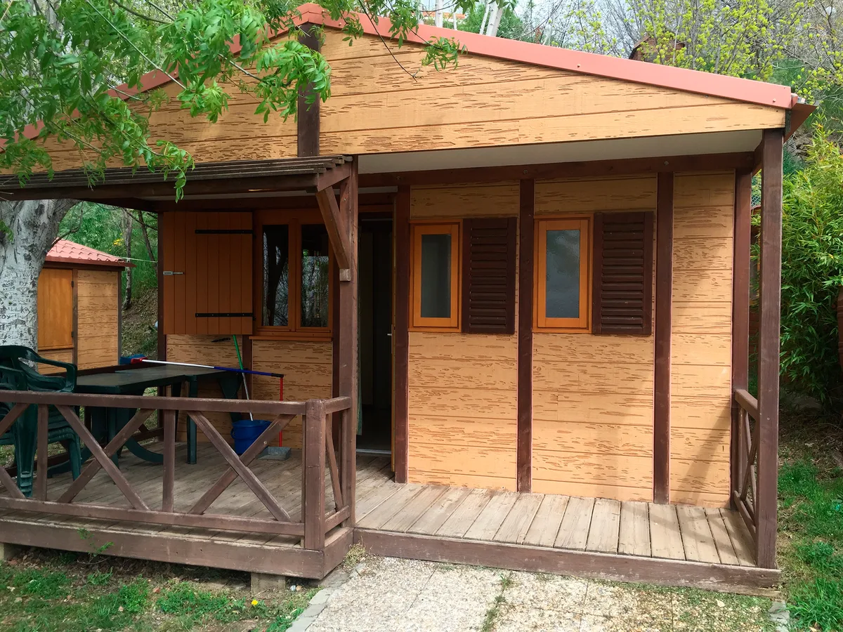 Instalaciones y espacio en Camping el Balcón de Pitres - Alpujarra, Granada