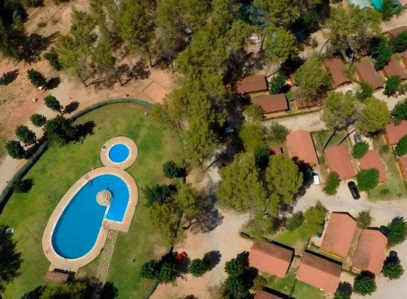 Instalaciones y espacio en Camping Llanos de Arance, Jaen