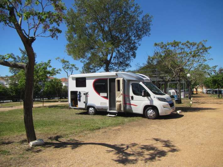 Instalaciones y espacio en Camping Luz, Huelva