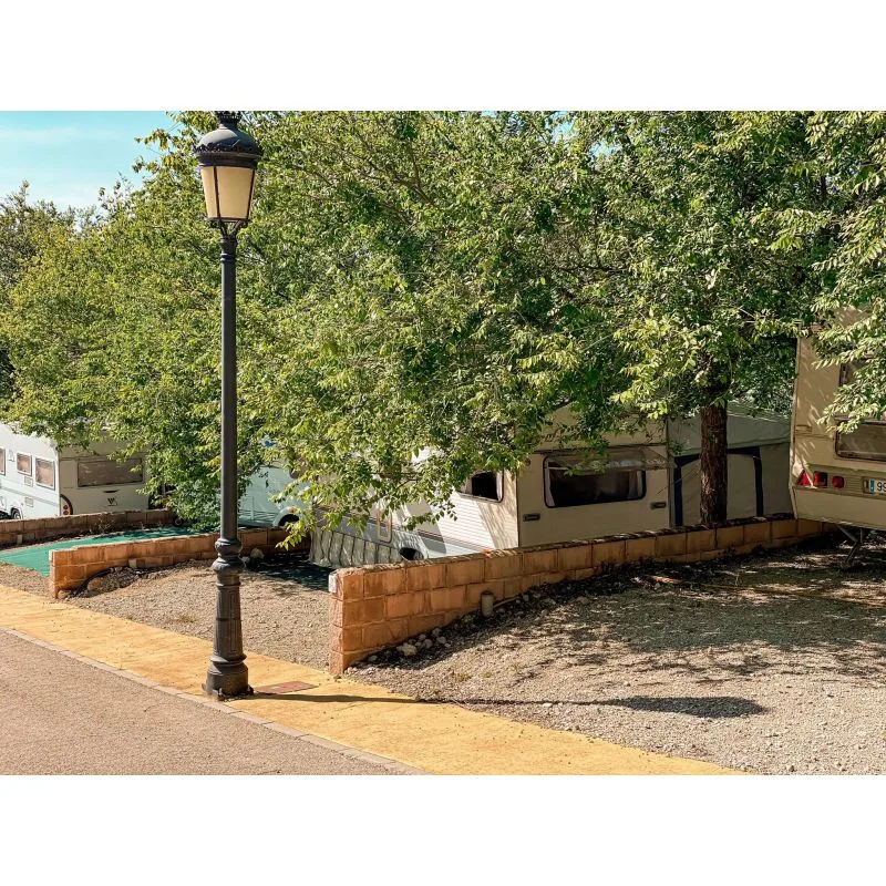 Instalaciones y espacio en Camping Pueblo Blanco, Malaga