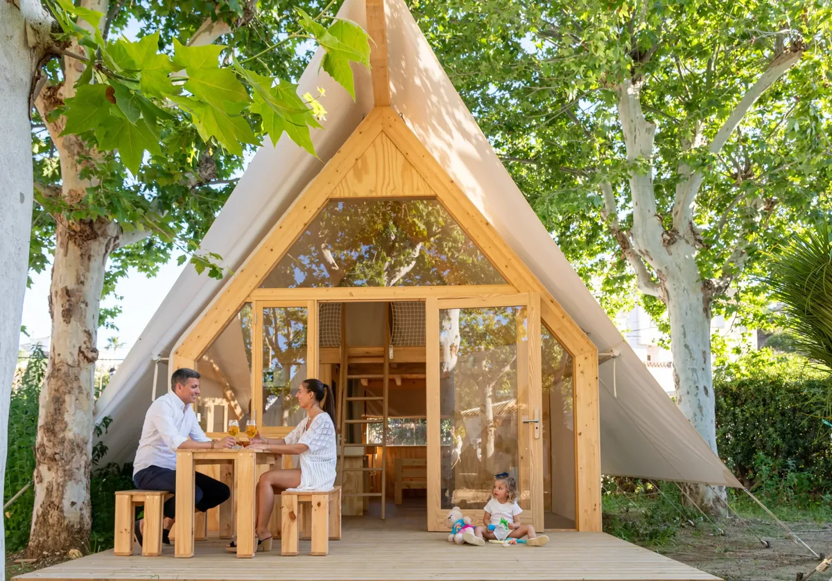 Instalaciones y espacio en Costa del Sol Glamping Village, Fuengirola