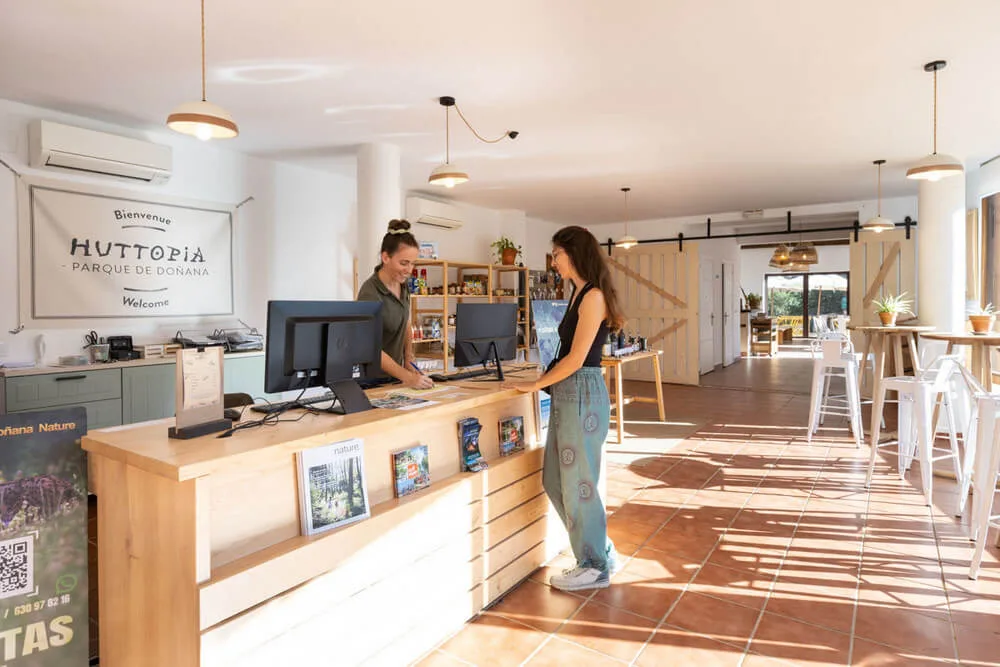 Instalaciones y espacio en Huttopia Parque Doñana, Huelva